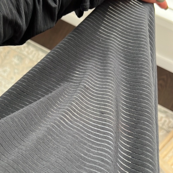 Mono B | Workout Top - Picture 3 of 4